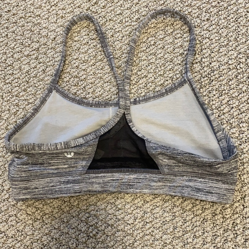 Lululemon size 4 sports bra
